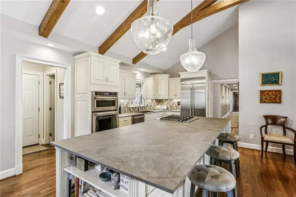 7265 Hunters Branch Drive, Atlanta, Georgia 30328, 3 Bedrooms Bedrooms, ,2 BathroomsBathrooms,Residential,For Sale,7265 Hunters Branch Drive,7715654