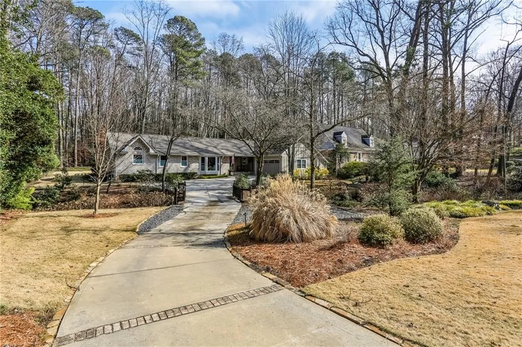 7265 Hunters Branch Drive, Atlanta, Georgia 30328, 3 Bedrooms Bedrooms, ,2 BathroomsBathrooms,Residential,For Sale,7265 Hunters Branch Drive,7715654