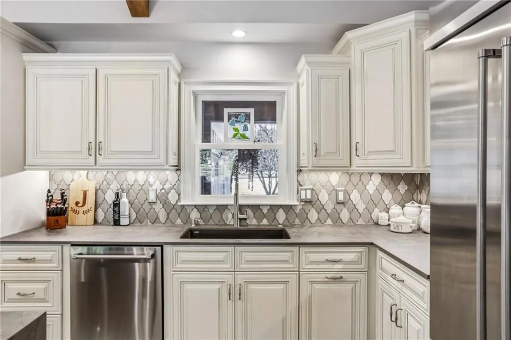 7265 Hunters Branch Drive, Atlanta, Georgia 30328, 3 Bedrooms Bedrooms, ,2 BathroomsBathrooms,Residential,For Sale,7265 Hunters Branch Drive,7715654