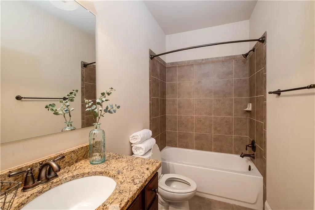 7745 Stratford Lane, Sandy Springs, Georgia 30350, 5 Bedrooms Bedrooms, ,4 BathroomsBathrooms,Residential,Sold,7745 Stratford Lane,7160439