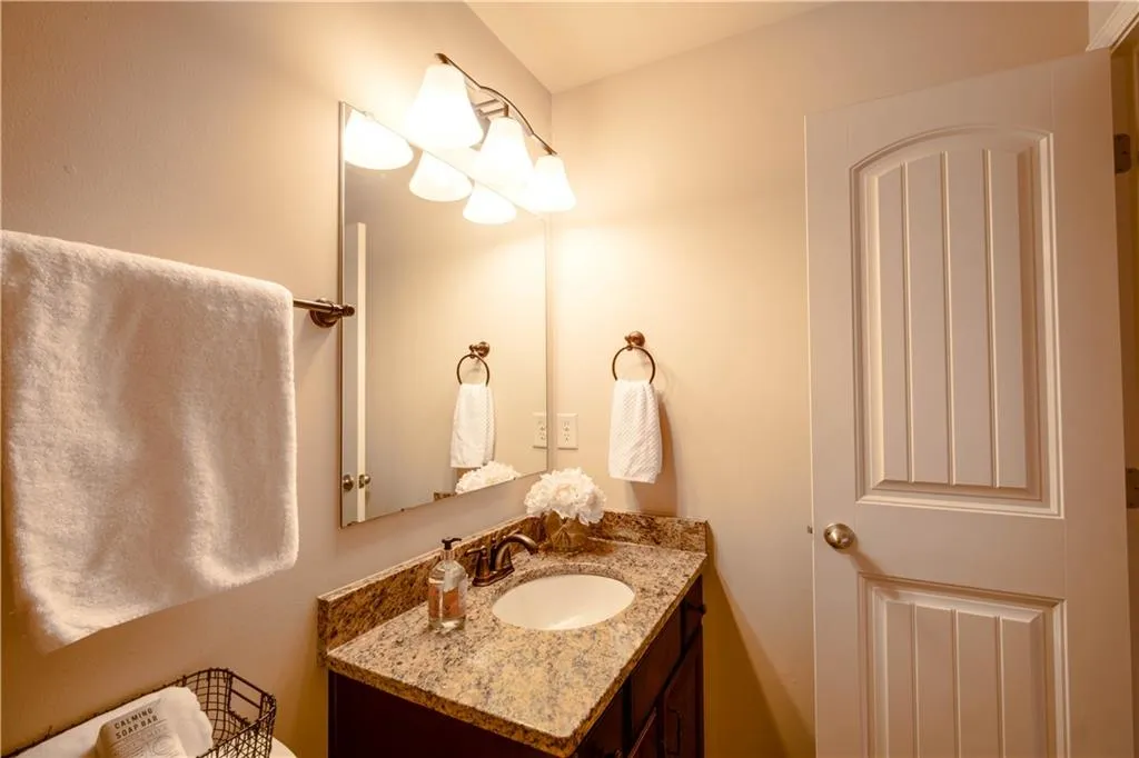 7745 Stratford Lane, Sandy Springs, Georgia 30350, 5 Bedrooms Bedrooms, ,4 BathroomsBathrooms,Residential,Sold,7745 Stratford Lane,7160439