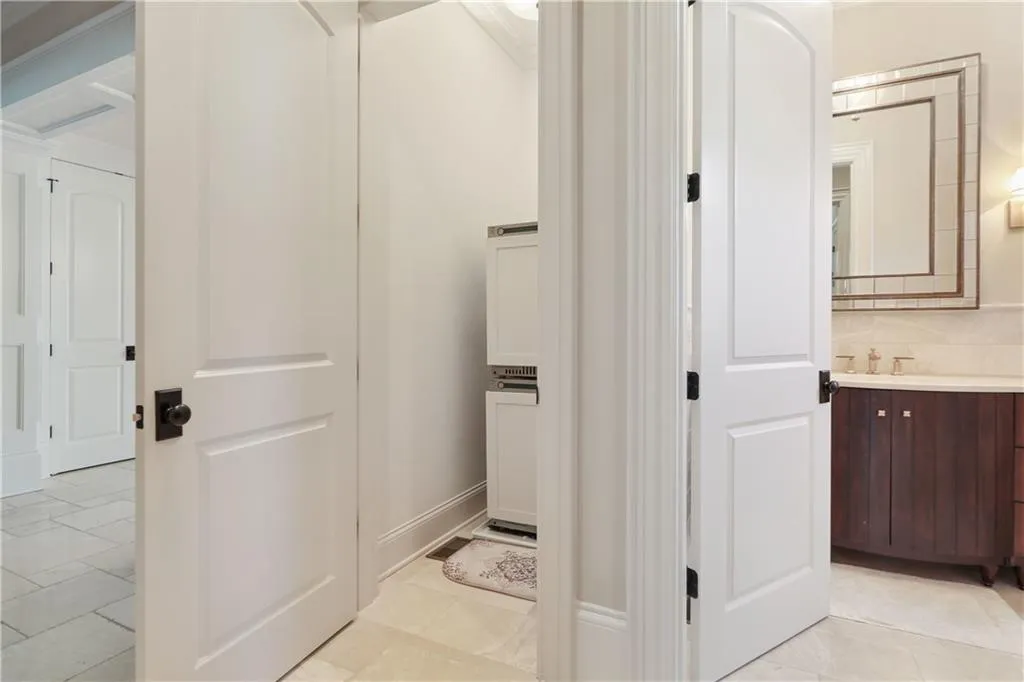 205 Rivermere Way, Sandy Springs, Georgia 30350, 6 Bedrooms Bedrooms, ,7 BathroomsBathrooms,Residential,Sold,205 Rivermere Way,6971395