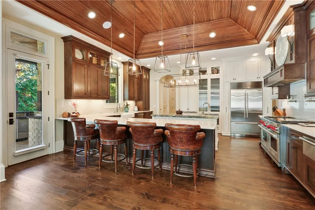 205 Rivermere Way, Sandy Springs, Georgia 30350, 6 Bedrooms Bedrooms, ,7 BathroomsBathrooms,Residential,Sold,205 Rivermere Way,6971395