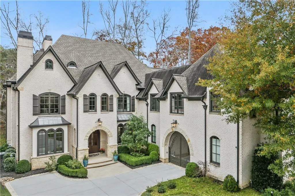 205 Rivermere Way, Sandy Springs, Georgia 30350, 6 Bedrooms Bedrooms, ,7 BathroomsBathrooms,Residential,Sold,205 Rivermere Way,6971395
