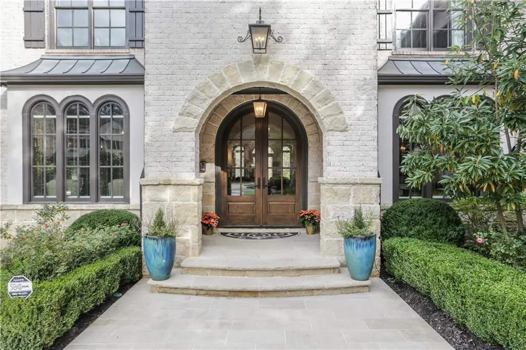205 Rivermere Way, Sandy Springs, Georgia 30350, 6 Bedrooms Bedrooms, ,7 BathroomsBathrooms,Residential,Sold,205 Rivermere Way,6971395