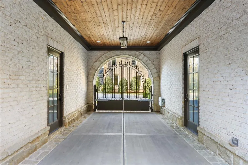 205 Rivermere Way, Sandy Springs, Georgia 30350, 6 Bedrooms Bedrooms, ,7 BathroomsBathrooms,Residential,Sold,205 Rivermere Way,6971395