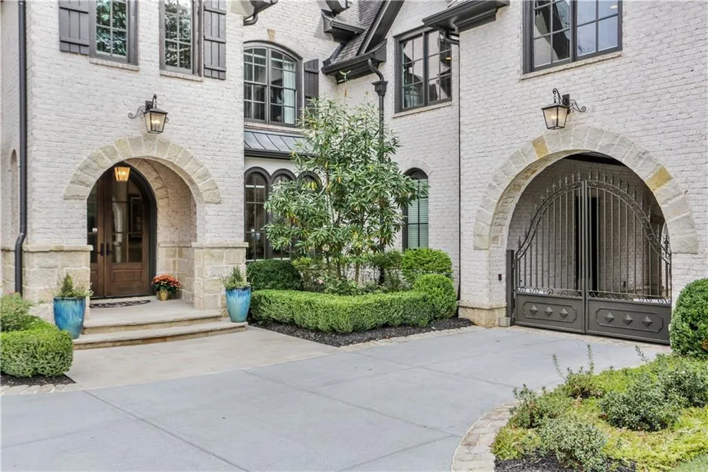 205 Rivermere Way, Sandy Springs, Georgia 30350, 6 Bedrooms Bedrooms, ,7 BathroomsBathrooms,Residential,Sold,205 Rivermere Way,6971395