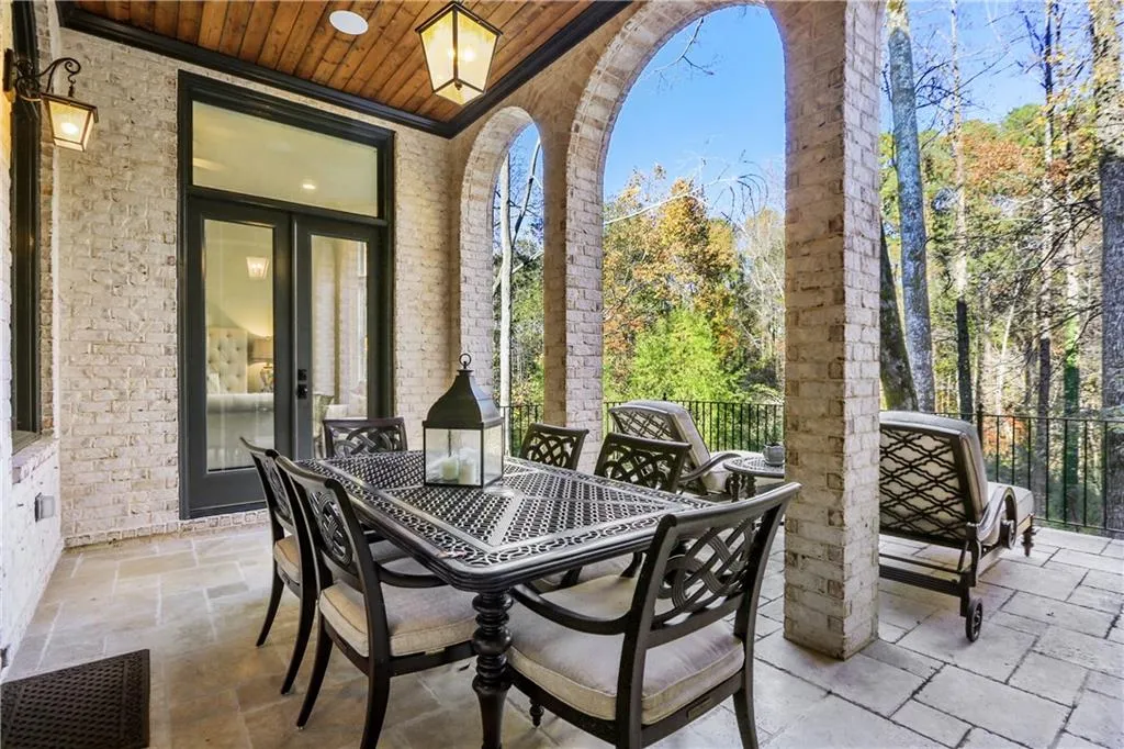 205 Rivermere Way, Sandy Springs, Georgia 30350, 6 Bedrooms Bedrooms, ,7 BathroomsBathrooms,Residential,Sold,205 Rivermere Way,6971395