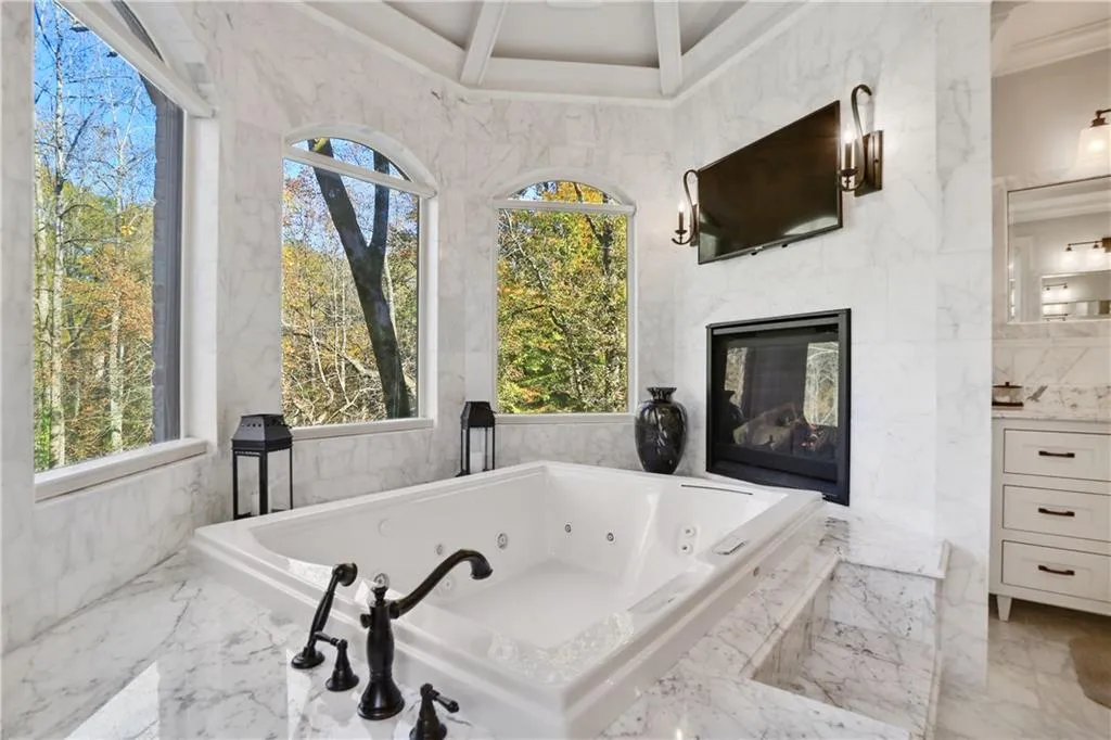 205 Rivermere Way, Sandy Springs, Georgia 30350, 6 Bedrooms Bedrooms, ,7 BathroomsBathrooms,Residential,Sold,205 Rivermere Way,6971395