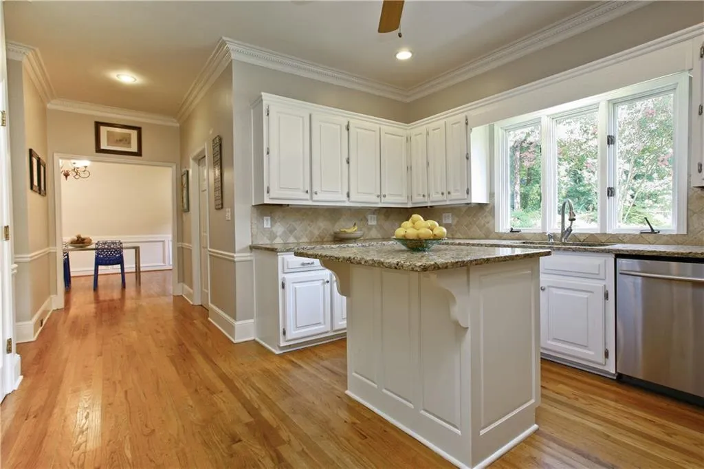 5025 Oak Bluff Court, Sandy Springs, Georgia 30350, 6 Bedrooms Bedrooms, ,4 BathroomsBathrooms,Residential,Sold,5025 Oak Bluff Court,6770360