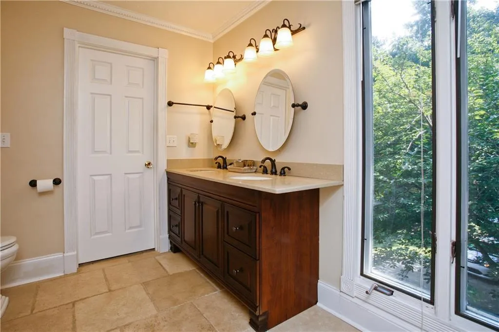 5025 Oak Bluff Court, Sandy Springs, Georgia 30350, 6 Bedrooms Bedrooms, ,4 BathroomsBathrooms,Residential,Sold,5025 Oak Bluff Court,6770360