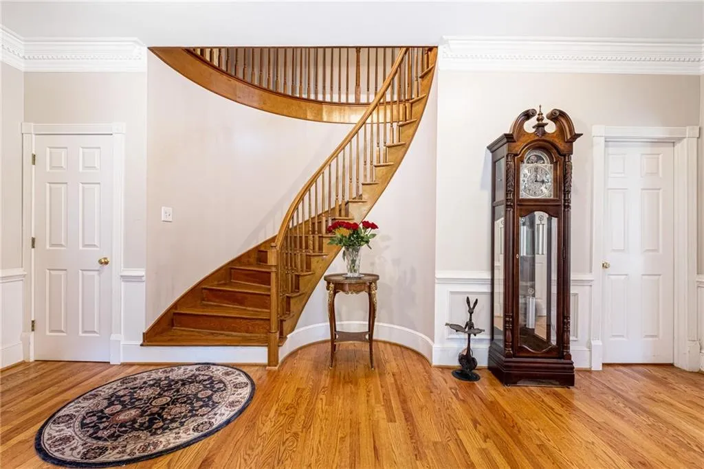 5025 Oak Bluff Court, Sandy Springs, Georgia 30350, 6 Bedrooms Bedrooms, ,4 BathroomsBathrooms,Residential,Sold,5025 Oak Bluff Court,6770360