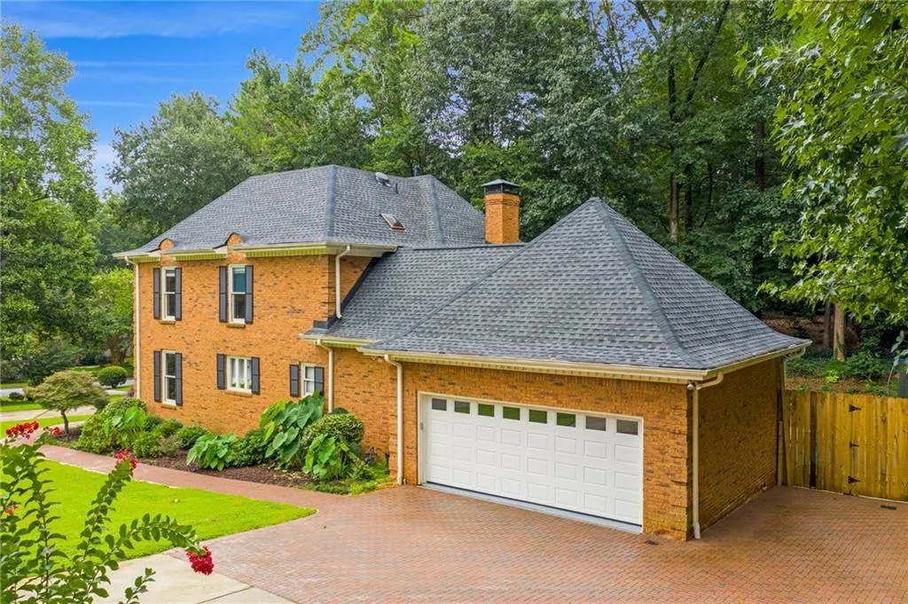 5025 Oak Bluff Court, Sandy Springs, Georgia 30350, 6 Bedrooms Bedrooms, ,4 BathroomsBathrooms,Residential,Sold,5025 Oak Bluff Court,6770360