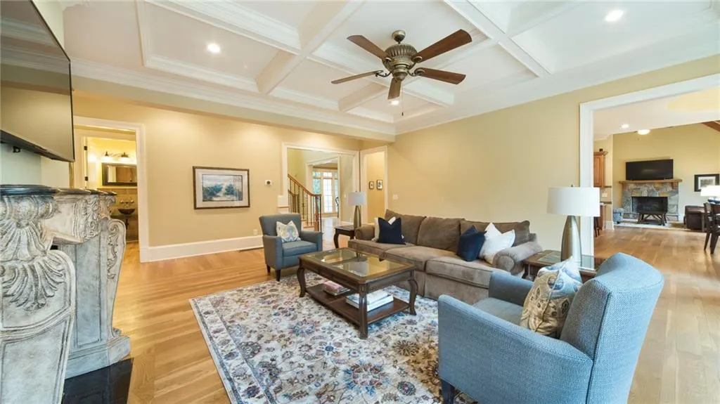 65 Maryeanna Drive, Atlanta, Georgia 30342, 5 Bedrooms Bedrooms, ,5 BathroomsBathrooms,Residential,Sold,65 Maryeanna Drive,6687231