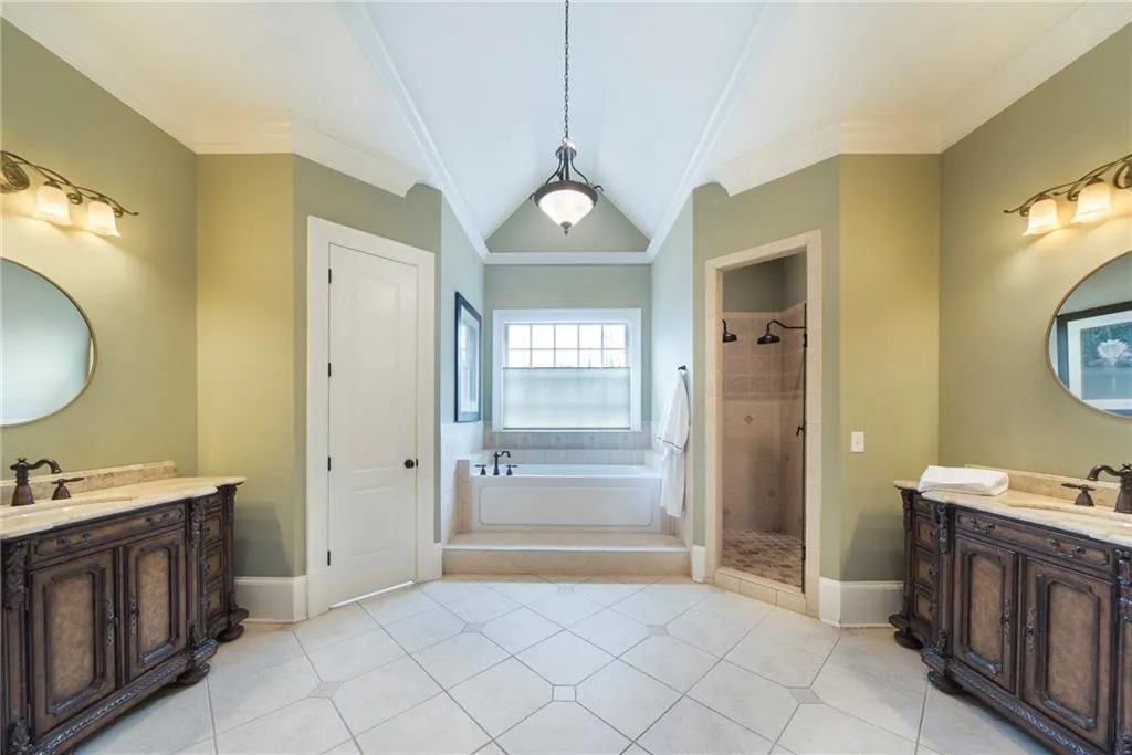 65 Maryeanna Drive, Atlanta, Georgia 30342, 5 Bedrooms Bedrooms, ,5 BathroomsBathrooms,Residential,Sold,65 Maryeanna Drive,6687231