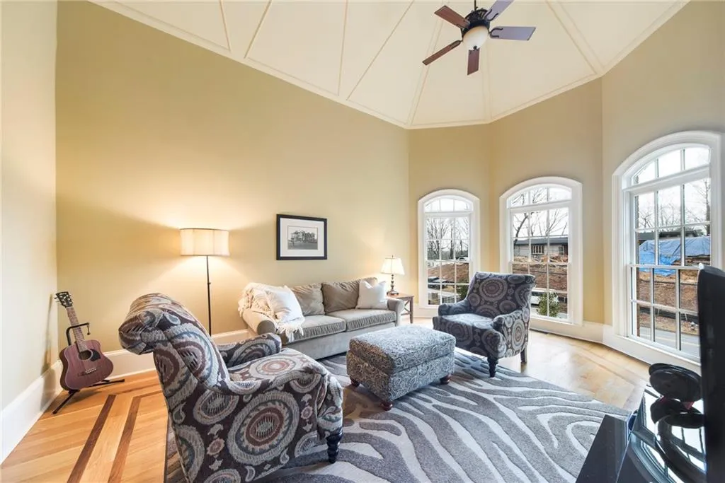 65 Maryeanna Drive, Atlanta, Georgia 30342, 5 Bedrooms Bedrooms, ,5 BathroomsBathrooms,Residential,Sold,65 Maryeanna Drive,6687231