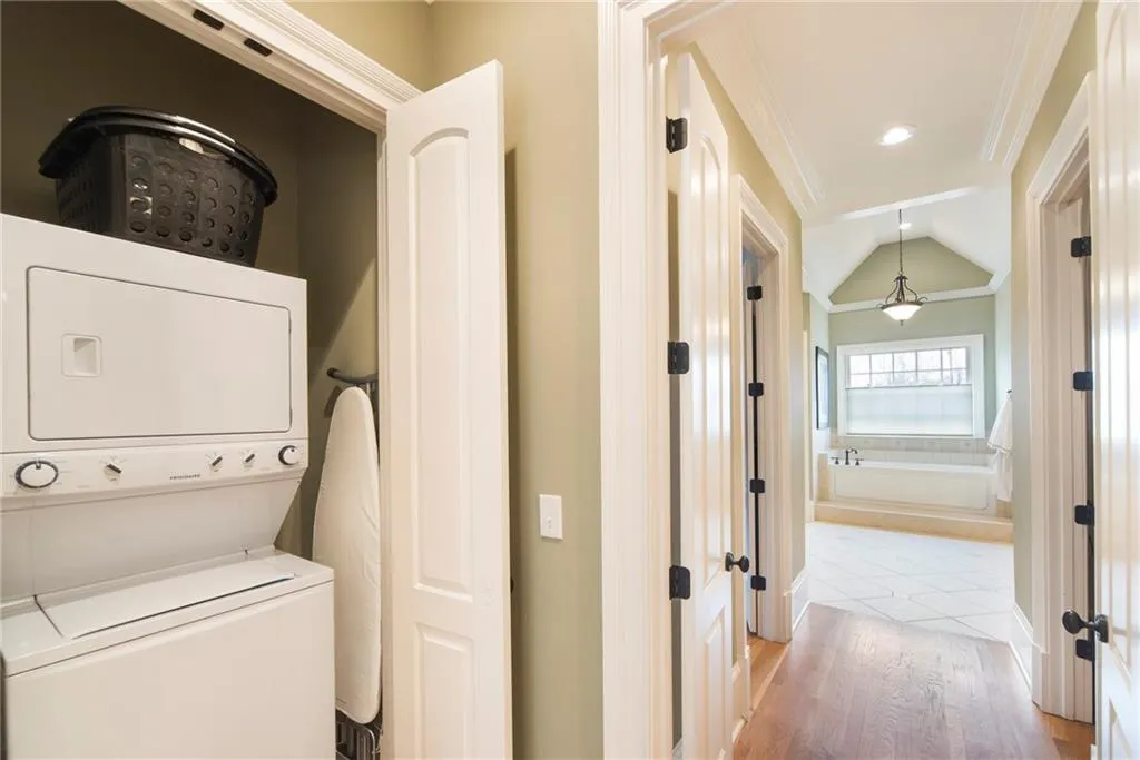 65 Maryeanna Drive, Atlanta, Georgia 30342, 5 Bedrooms Bedrooms, ,5 BathroomsBathrooms,Residential,Sold,65 Maryeanna Drive,6687231