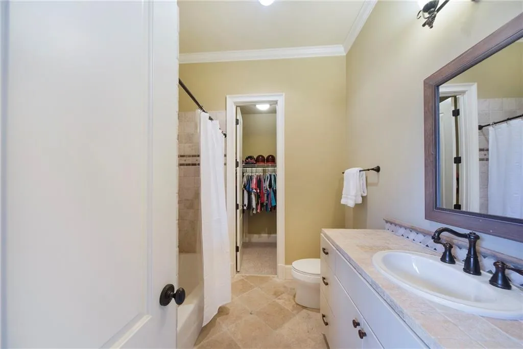 65 Maryeanna Drive, Atlanta, Georgia 30342, 5 Bedrooms Bedrooms, ,5 BathroomsBathrooms,Residential,Sold,65 Maryeanna Drive,6687231
