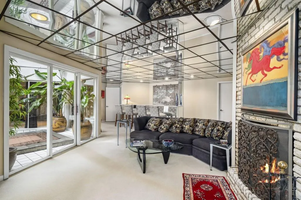 130 Huntcliff Point Ne, Sandy Springs, Georgia 30350, 5 Bedrooms Bedrooms, ,3 BathroomsBathrooms,Residential,For Sale,130 Huntcliff Point Ne,7735703