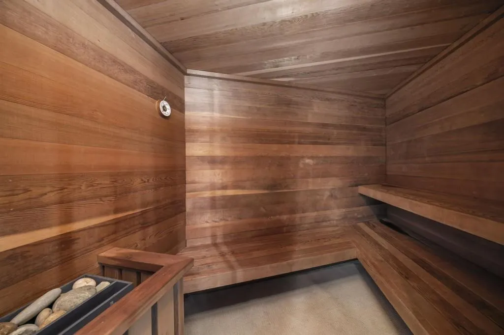 130 Huntcliff Point Ne, Sandy Springs, Georgia 30350, 5 Bedrooms Bedrooms, ,3 BathroomsBathrooms,Residential,For Sale,130 Huntcliff Point Ne,7735703