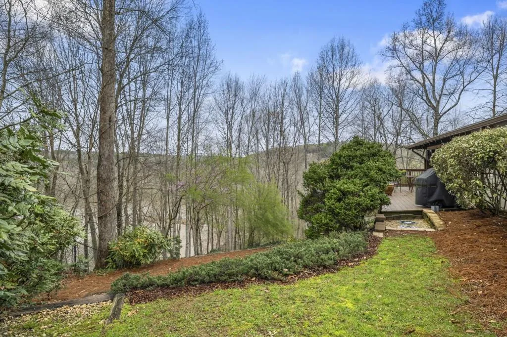 130 Huntcliff Point Ne, Sandy Springs, Georgia 30350, 5 Bedrooms Bedrooms, ,3 BathroomsBathrooms,Residential,For Sale,130 Huntcliff Point Ne,7735703