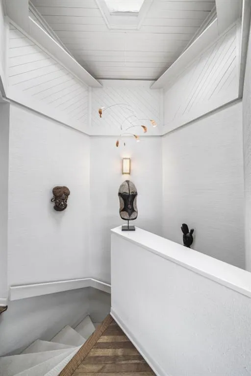 130 Huntcliff Point Ne, Sandy Springs, Georgia 30350, 5 Bedrooms Bedrooms, ,3 BathroomsBathrooms,Residential,For Sale,130 Huntcliff Point Ne,7735703