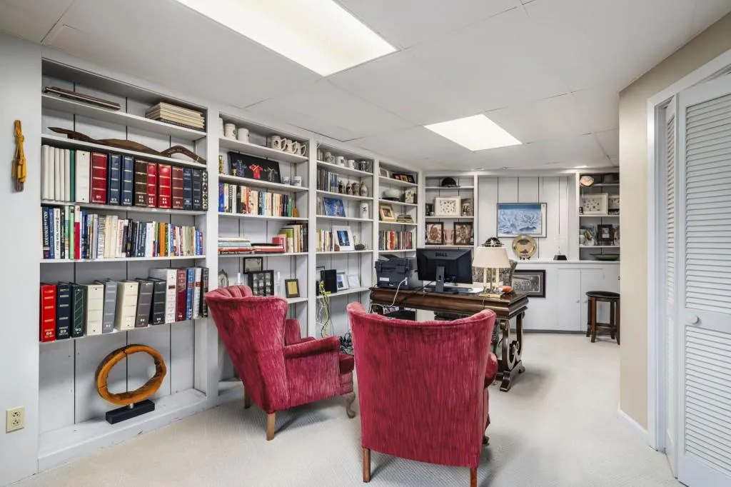 130 Huntcliff Point Ne, Sandy Springs, Georgia 30350, 5 Bedrooms Bedrooms, ,3 BathroomsBathrooms,Residential,For Sale,130 Huntcliff Point Ne,7735703