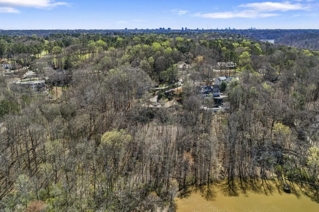 130 Huntcliff Point Ne, Sandy Springs, Georgia 30350, 5 Bedrooms Bedrooms, ,3 BathroomsBathrooms,Residential,For Sale,130 Huntcliff Point Ne,7735703