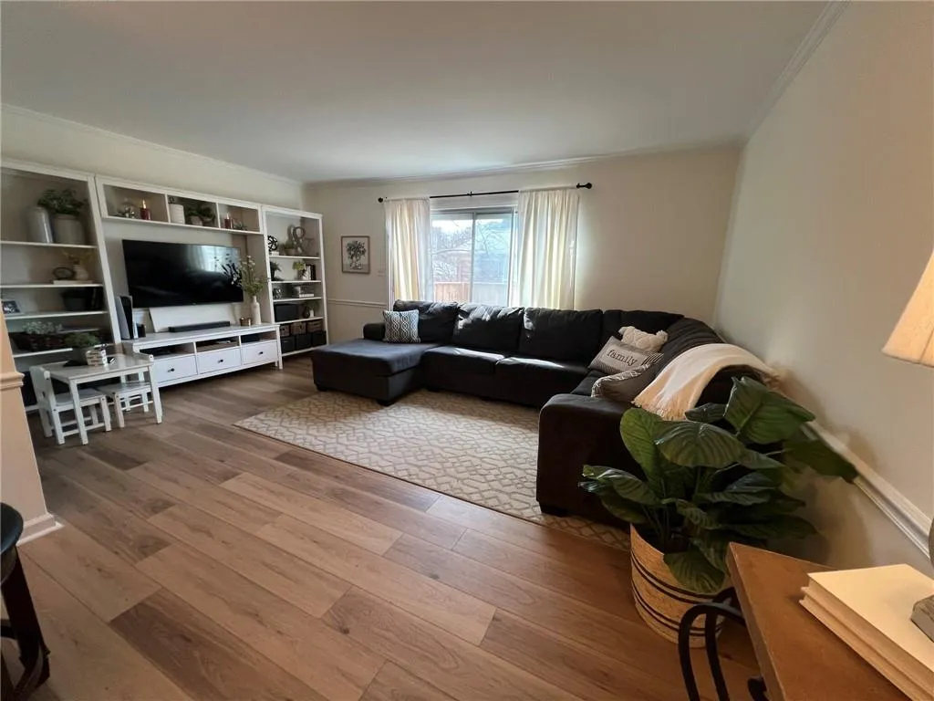 5565 Kingsport Drive Unit 21, Atlanta, Georgia 30342, 2 Bedrooms Bedrooms, ,1 BathroomBathrooms,Residential,Sold,5565 Kingsport Drive Unit 21,7352674