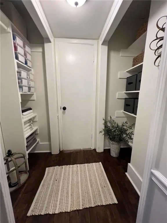 5565 Kingsport Drive Unit 21, Atlanta, Georgia 30342, 2 Bedrooms Bedrooms, ,1 BathroomBathrooms,Residential,Sold,5565 Kingsport Drive Unit 21,7352674