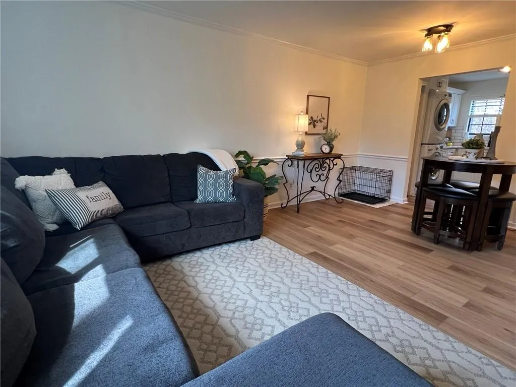 5565 Kingsport Drive Unit 21, Atlanta, Georgia 30342, 2 Bedrooms Bedrooms, ,1 BathroomBathrooms,Residential,Sold,5565 Kingsport Drive Unit 21,7352674