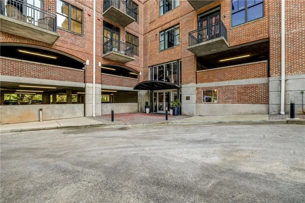 View of apartment building / complex