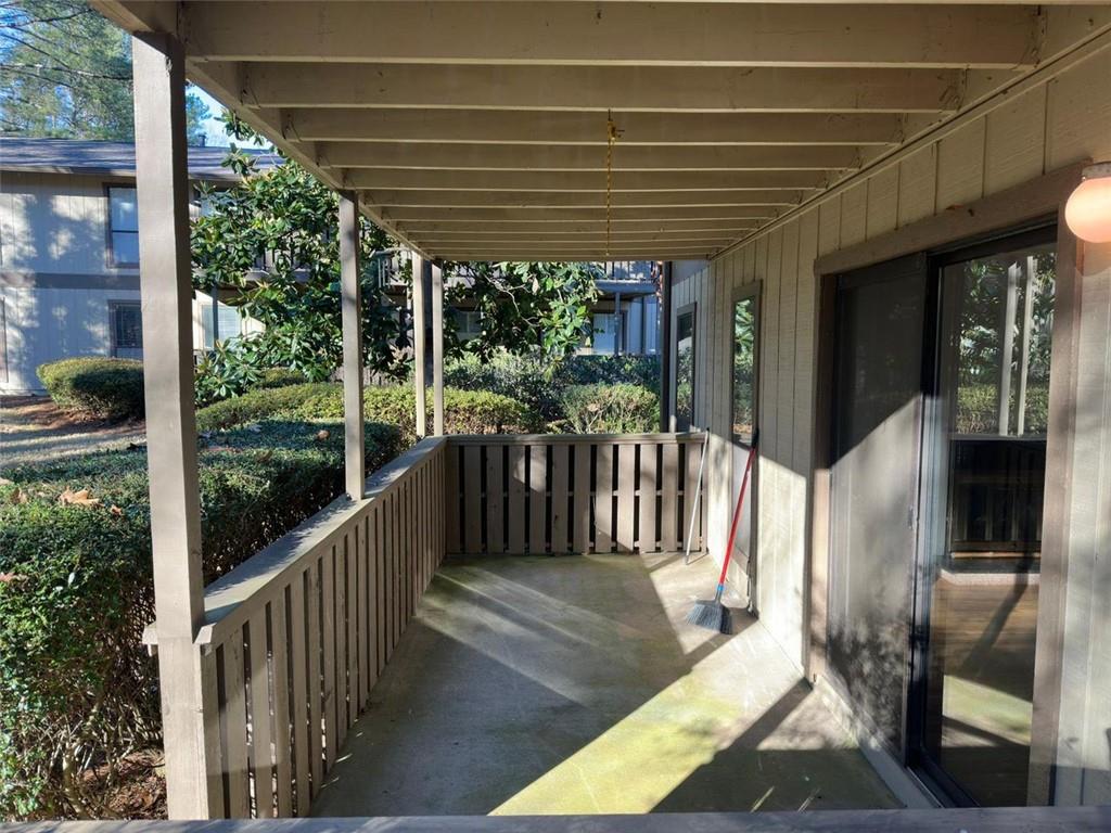 910 Woodcliff Drive Unit 910, Sandy Springs, Georgia 30350, 2 Bedrooms Bedrooms, ,2 BathroomsBathrooms,Residential,Sold,910 Woodcliff Drive Unit 910,7331177