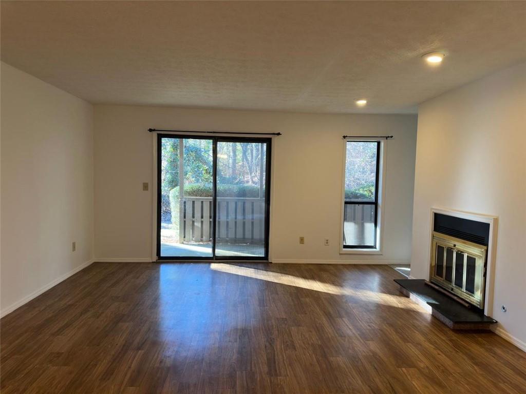 910 Woodcliff Drive Unit 910, Sandy Springs, Georgia 30350, 2 Bedrooms Bedrooms, ,2 BathroomsBathrooms,Residential,Sold,910 Woodcliff Drive Unit 910,7331177