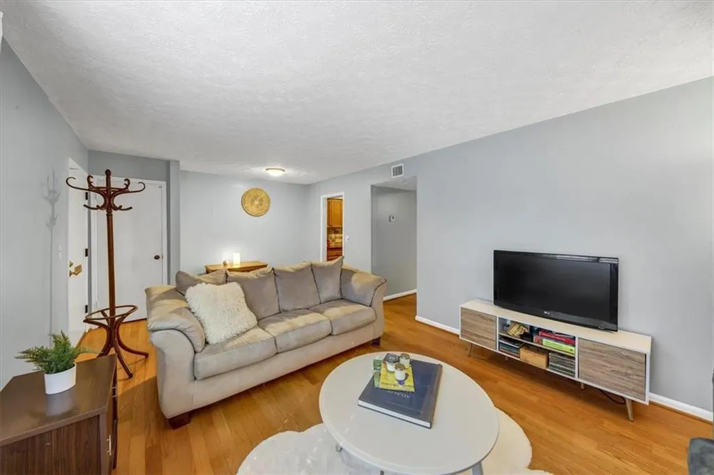 72 Monet Court Nw, Atlanta, Georgia 30327, 2 Bedrooms Bedrooms, 0 ,2 BathroomsBathrooms,Residential,Sold,72 Monet Court Nw,7439949