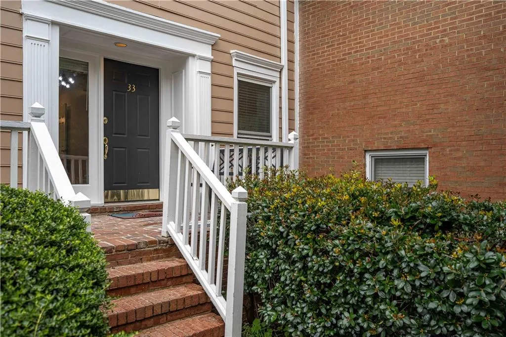 7500 Roswell Road Unit 33, Sandy Springs, Georgia 30350, 2 Bedrooms Bedrooms, ,2 BathroomsBathrooms,Residential,Sold,7500 Roswell Road Unit 33,7265300