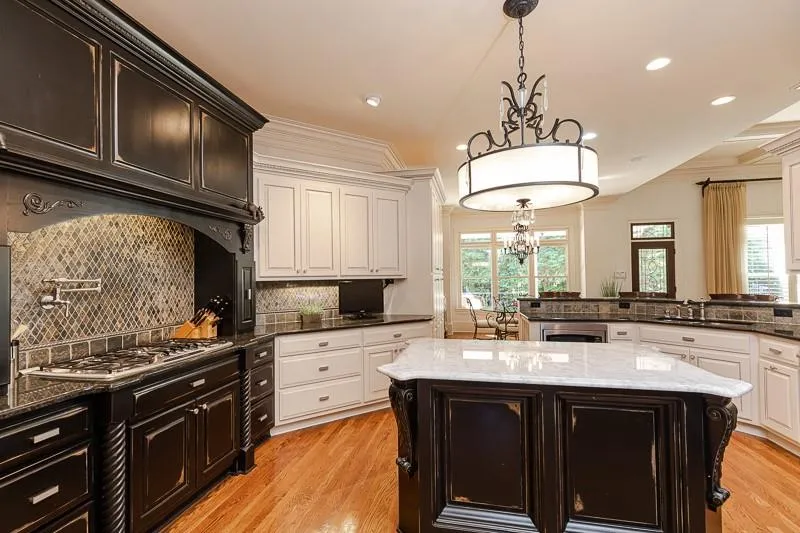 565 Glengate Cove, Atlanta, Georgia 30328, 7 Bedrooms Bedrooms, ,6 BathroomsBathrooms,Residential,Sold,565 Glengate Cove,6758913