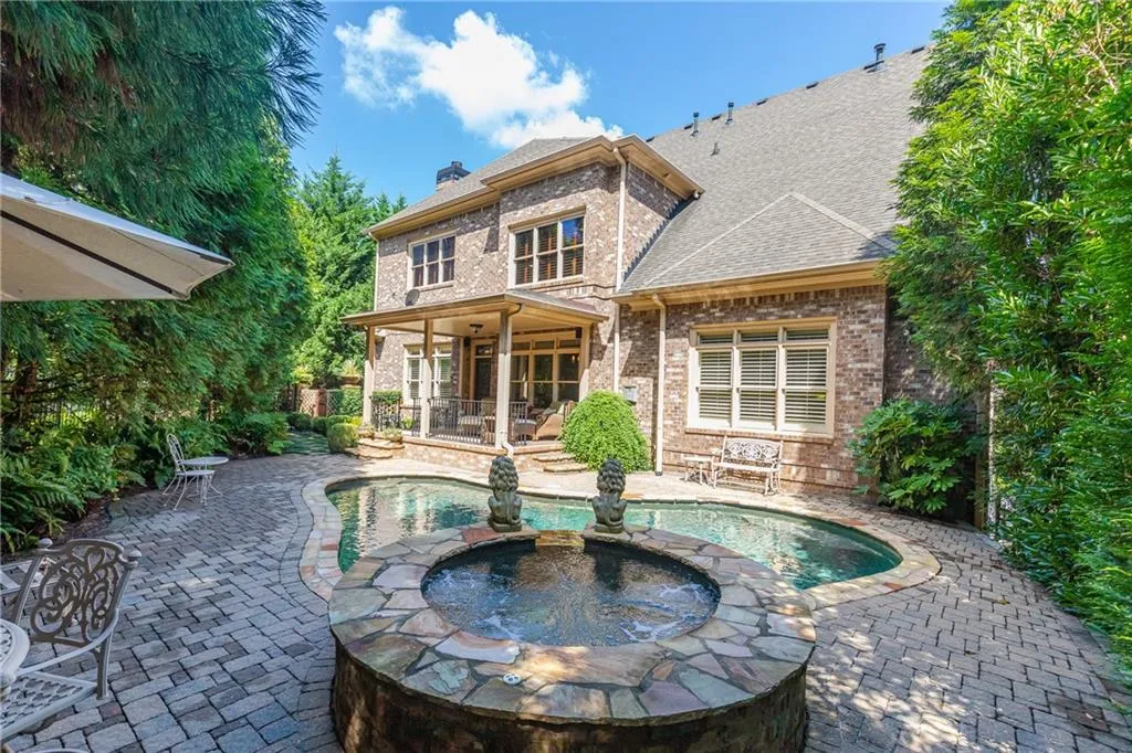 565 Glengate Cove, Atlanta, Georgia 30328, 7 Bedrooms Bedrooms, ,6 BathroomsBathrooms,Residential,Sold,565 Glengate Cove,6758913