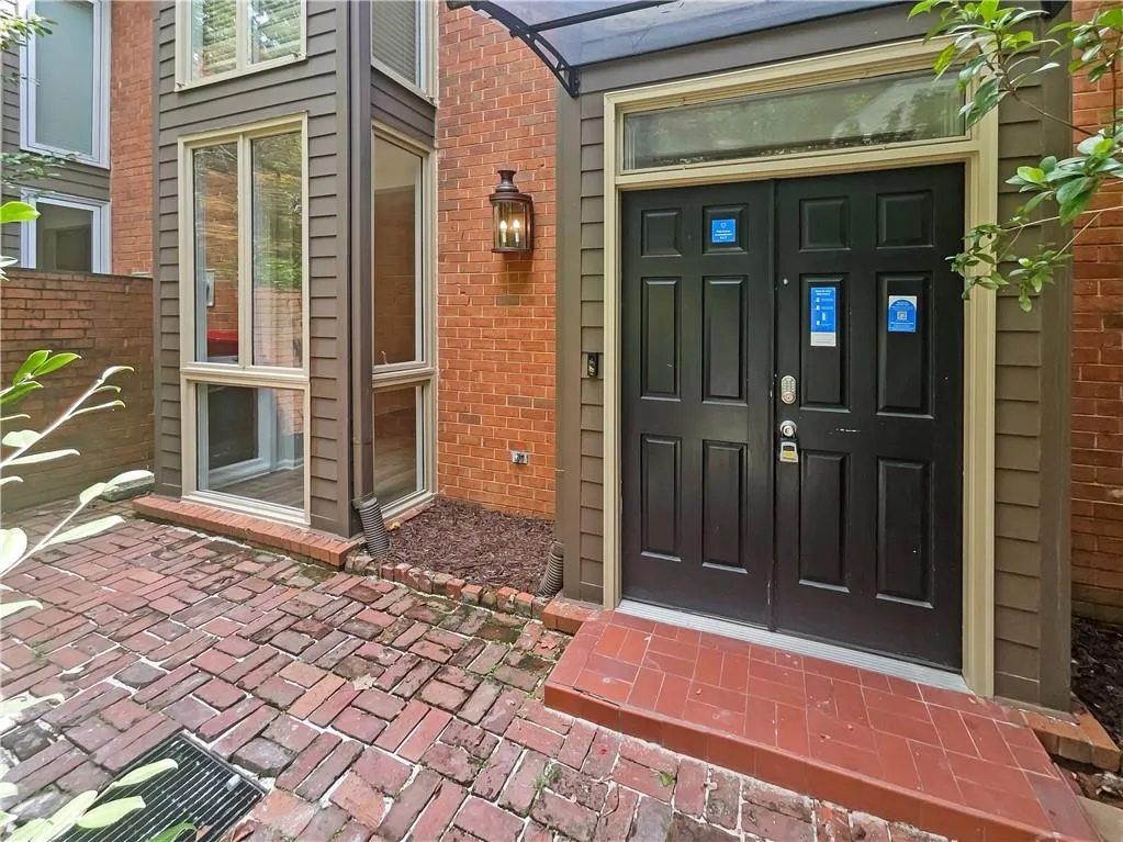 9 Willow Glen Ne, Atlanta, Georgia 30342, 3 Bedrooms Bedrooms, ,2 BathroomsBathrooms,Residential,Sold,9 Willow Glen Ne,7514421