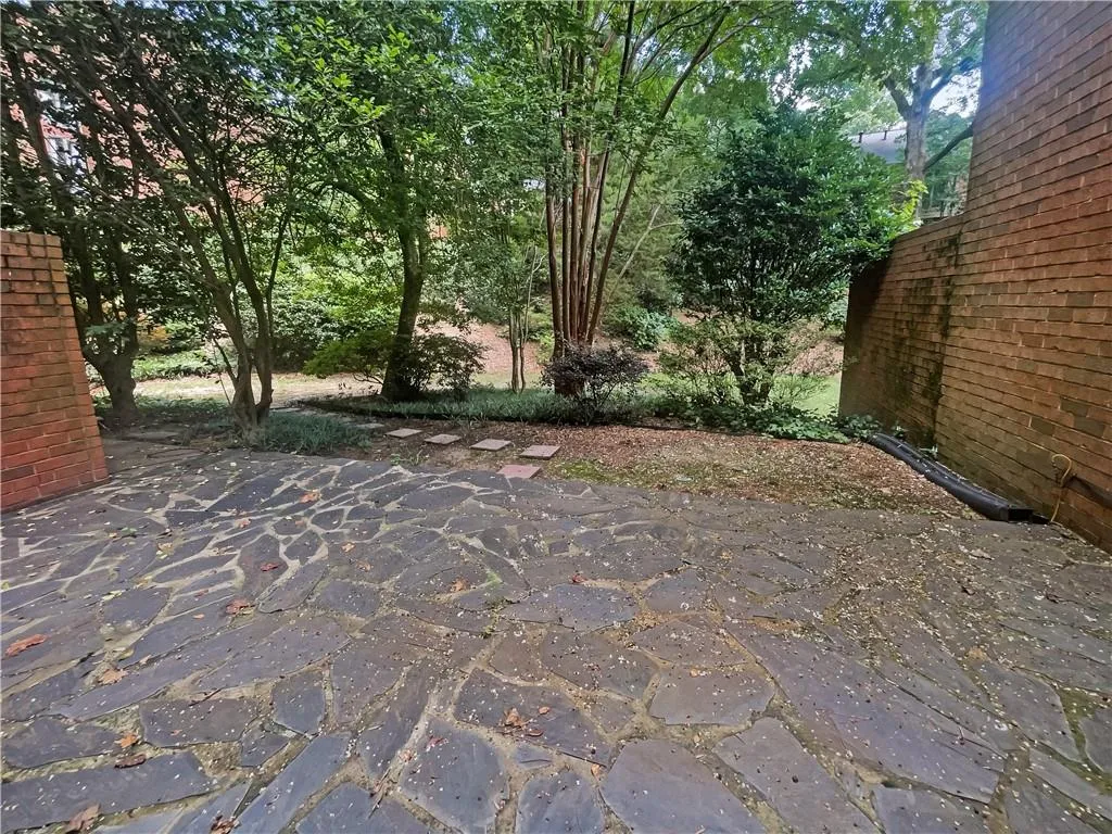 9 Willow Glen Ne, Atlanta, Georgia 30342, 3 Bedrooms Bedrooms, ,2 BathroomsBathrooms,Residential,Sold,9 Willow Glen Ne,7514421