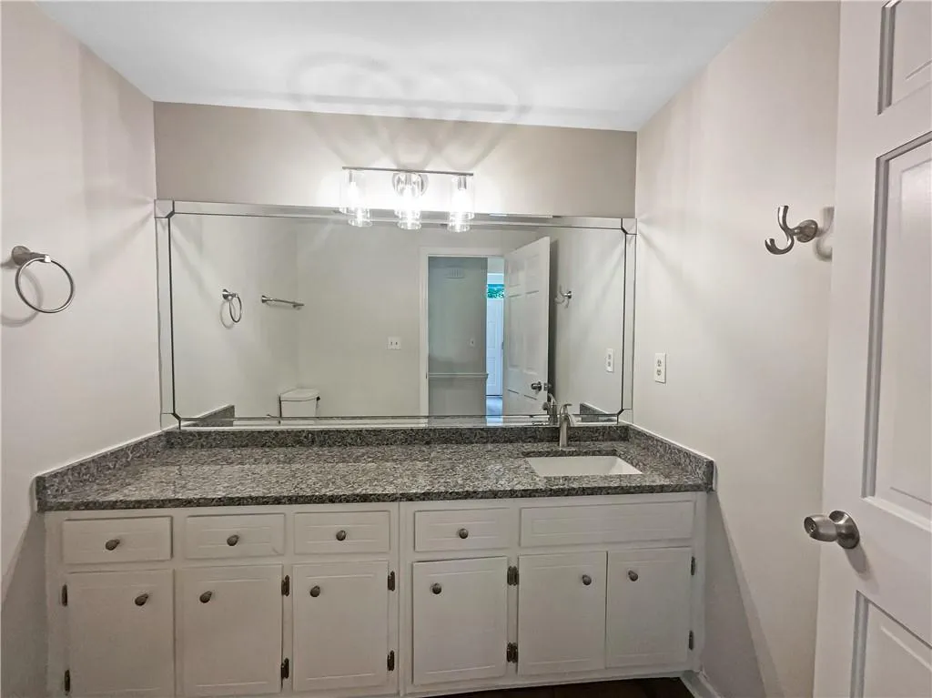 9 Willow Glen Ne, Atlanta, Georgia 30342, 3 Bedrooms Bedrooms, ,2 BathroomsBathrooms,Residential,Sold,9 Willow Glen Ne,7514421