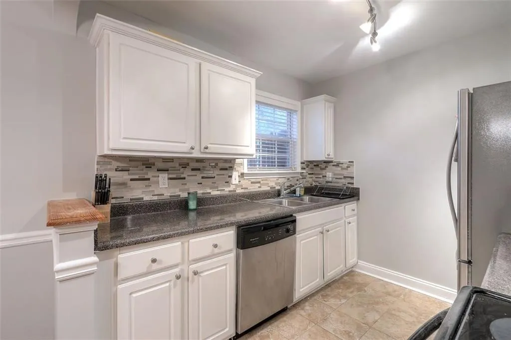 801 Brighton Point Unit 801, Atlanta, Georgia 30328, 2 Bedrooms Bedrooms, ,2 BathroomsBathrooms,Residential,Sold,801 Brighton Point Unit 801,6048455