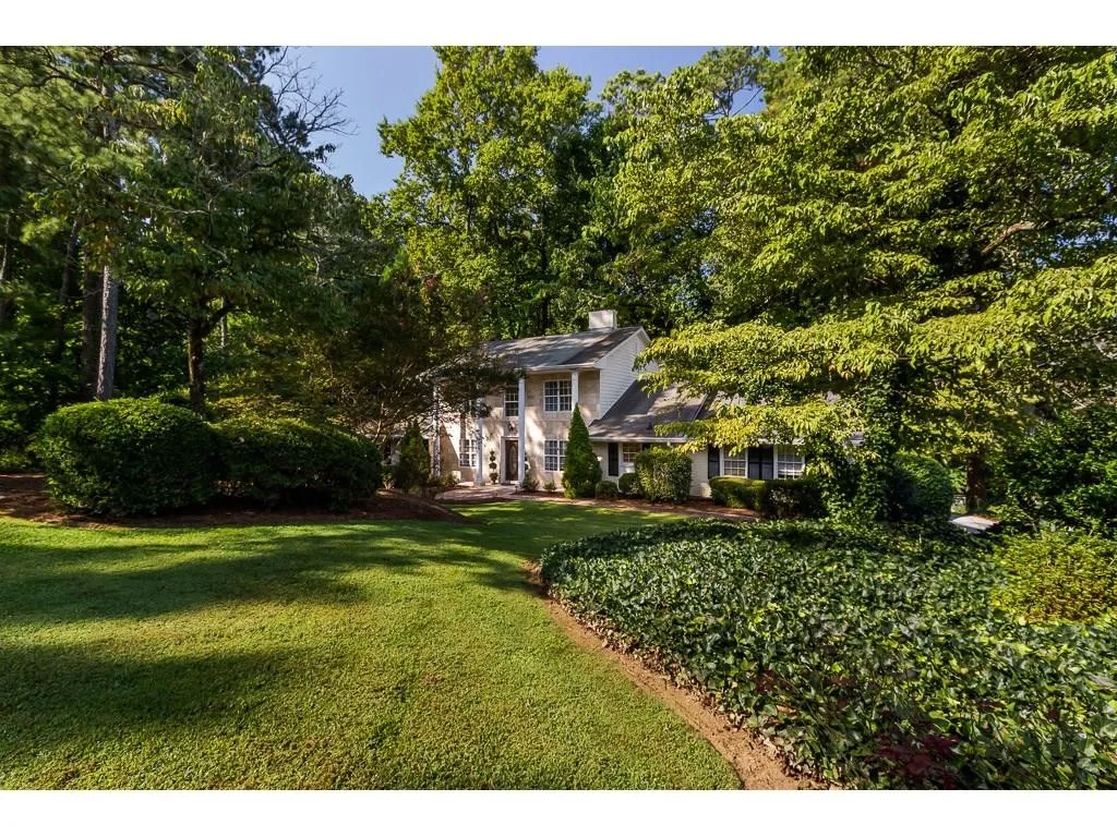 7000 Brandon Mill Road, Sandy Springs, Georgia 30328, 5 Bedrooms Bedrooms, ,4 BathroomsBathrooms,Residential,Sold,7000 Brandon Mill Road,6100254
