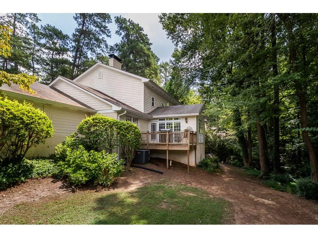 7000 Brandon Mill Road, Sandy Springs, Georgia 30328, 5 Bedrooms Bedrooms, ,4 BathroomsBathrooms,Residential,Sold,7000 Brandon Mill Road,6100254