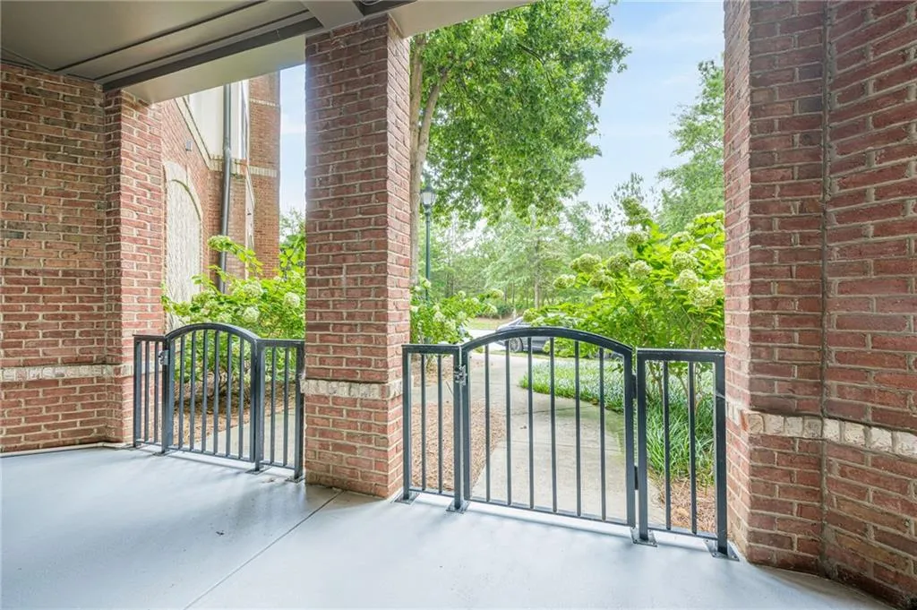 901 Abernathy Road Ne Unit 2070, Atlanta, Georgia 30328, 2 Bedrooms Bedrooms, ,2 BathroomsBathrooms,Residential,For Sale,901 Abernathy Road Ne Unit 2070,7615742
