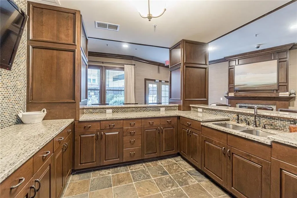 901 Abernathy Road Ne Unit 2070, Atlanta, Georgia 30328, 2 Bedrooms Bedrooms, ,2 BathroomsBathrooms,Residential,For Sale,901 Abernathy Road Ne Unit 2070,7615742