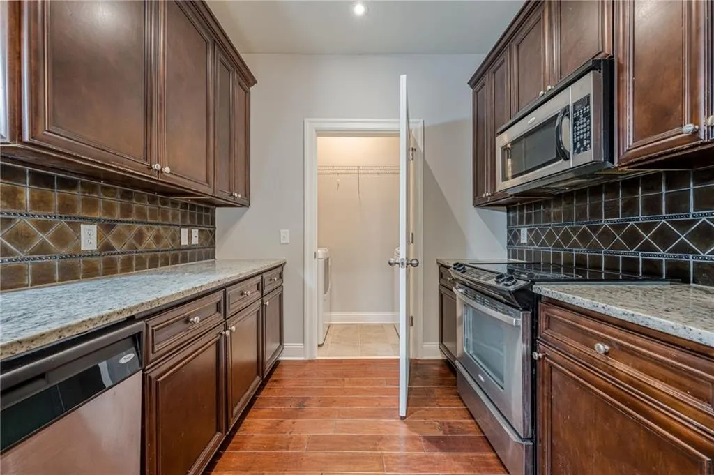 901 Abernathy Road Ne Unit 2070, Atlanta, Georgia 30328, 2 Bedrooms Bedrooms, ,2 BathroomsBathrooms,Residential,For Sale,901 Abernathy Road Ne Unit 2070,7615742