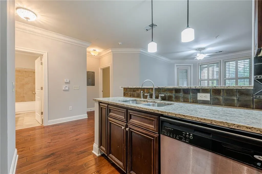 901 Abernathy Road Ne Unit 2070, Atlanta, Georgia 30328, 2 Bedrooms Bedrooms, ,2 BathroomsBathrooms,Residential,For Sale,901 Abernathy Road Ne Unit 2070,7615742