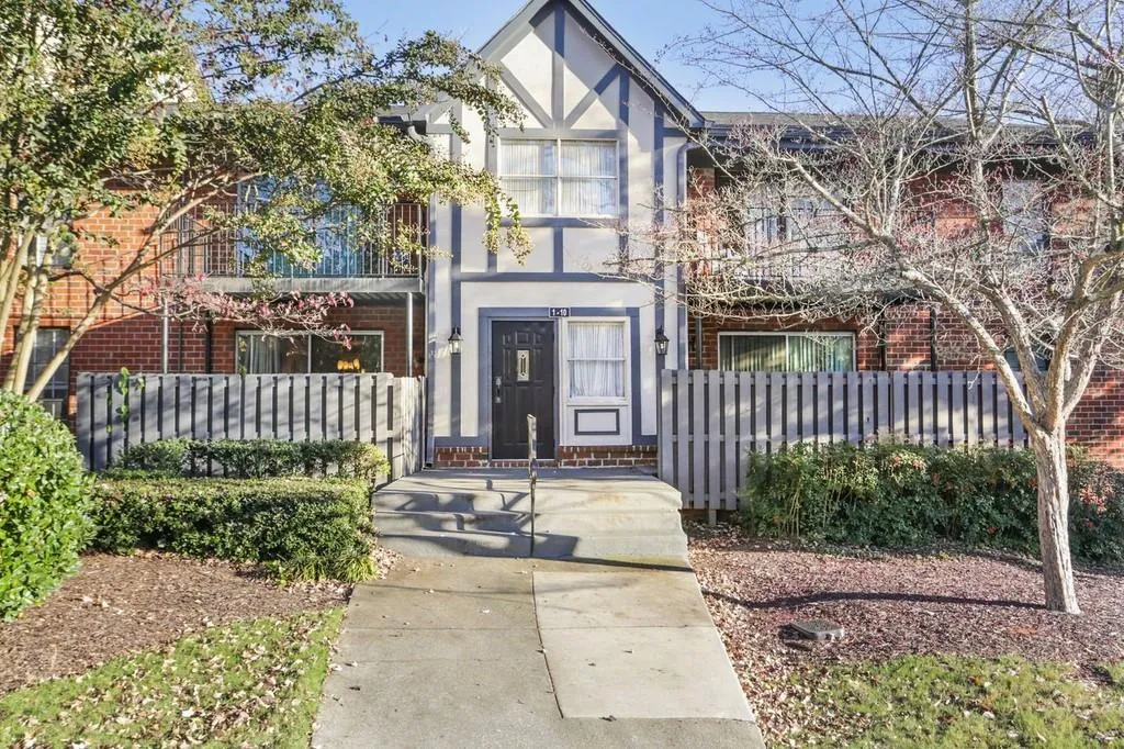 6851 Roswell Road Unit O-2, Sandy Springs, Georgia 30328, 1 Bedroom Bedrooms, ,1 BathroomBathrooms,Residential,Sold,6851 Roswell Road Unit O-2,6811332