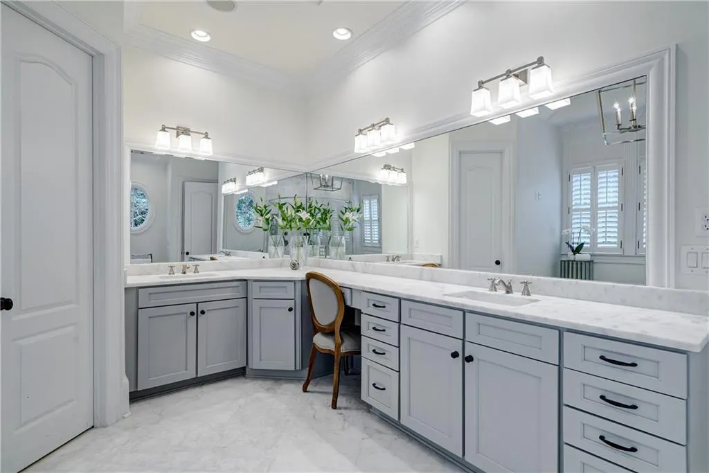 409 Brookfield Drive, Atlanta, Georgia 30342, 6 Bedrooms Bedrooms, ,5 BathroomsBathrooms,Residential,Sold,409 Brookfield Drive,6599196